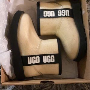 Gently worn UGGs size 10 children’s